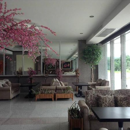 Hotel Kan Канчанабури Екстериор снимка