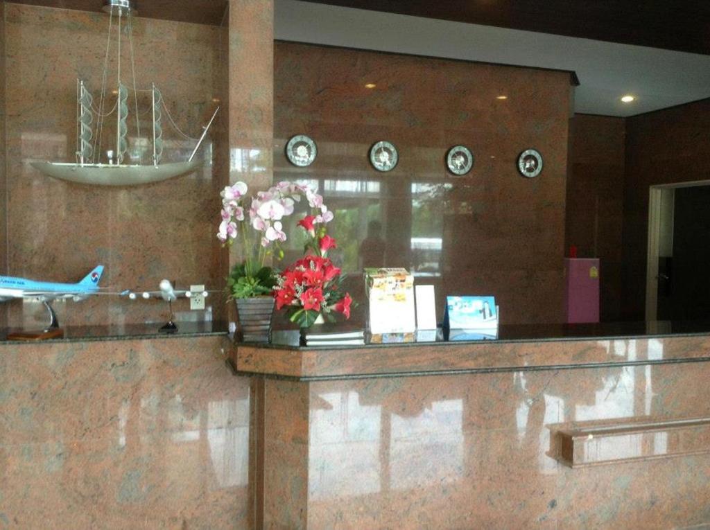 Hotel Kan Канчанабури Екстериор снимка