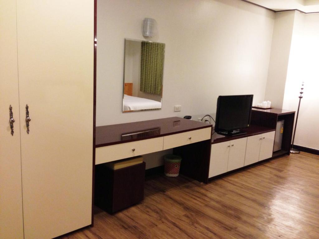 Hotel Kan Канчанабури Екстериор снимка