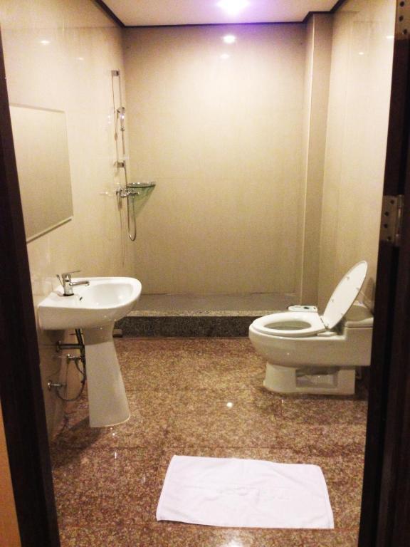 Hotel Kan Канчанабури Стая снимка