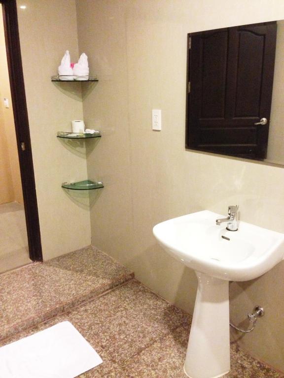 Hotel Kan Канчанабури Стая снимка